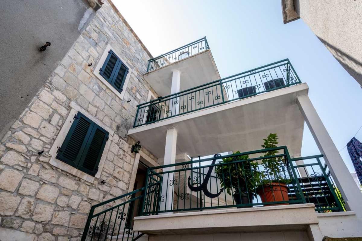 Apartments Inn Baška Voda エクステリア 写真