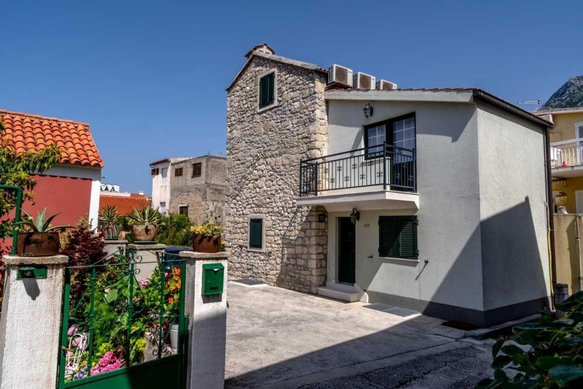Apartments Inn Baška Voda エクステリア 写真