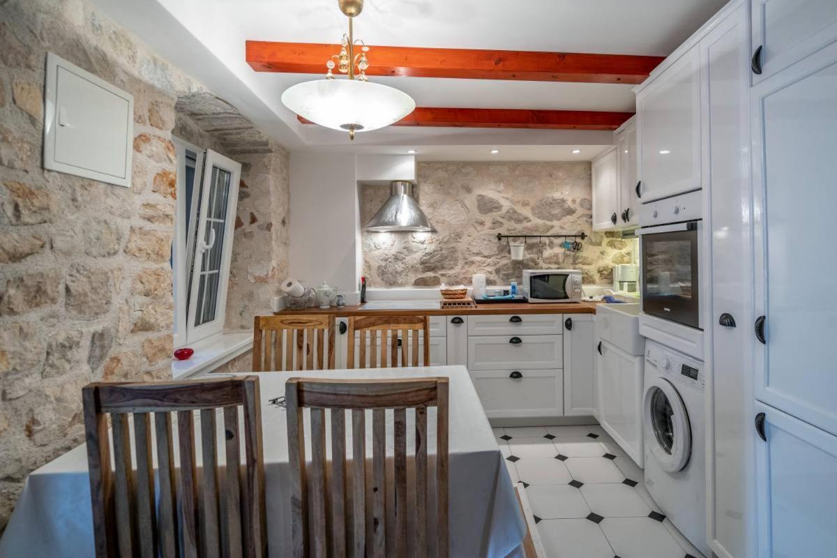 Apartments Inn Baška Voda エクステリア 写真
